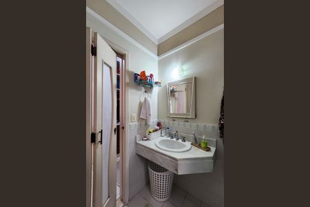 Casa à venda com 193m², 3 quartos e 4 vagasBanheiro da Suíte 1