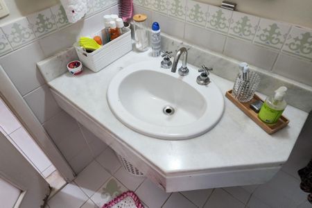 Casa à venda com 193m², 3 quartos e 4 vagasBanheiro da Suíte 1