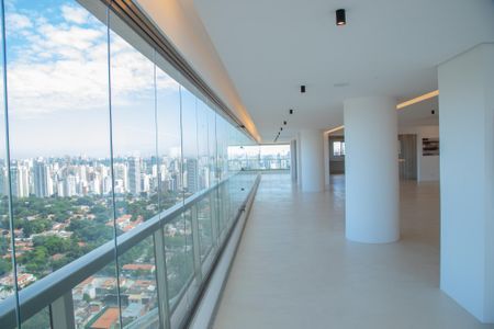 Apartamento à venda com 838m², 5 quartos e 7 vagas Apartamento à venda com 838m², 5 quartos e 7 vagasVaranda da Sala