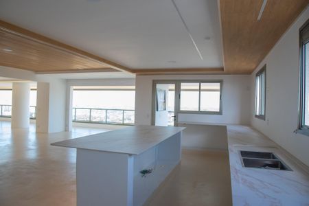 Apartamento à venda com 838m², 5 quartos e 7 vagas Apartamento à venda com 838m², 5 quartos e 7 vagasCozinha