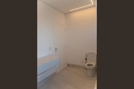 Apartamento à venda com 838m², 5 quartos e 7 vagas Apartamento à venda com 838m², 5 quartos e 7 vagasBanheiro da Suíte 1