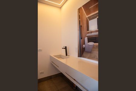 Apartamento à venda com 838m², 5 quartos e 7 vagas Apartamento à venda com 838m², 5 quartos e 7 vagasBanheiro da Suíte 2