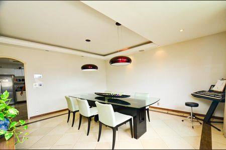 Casa para alugar com 300m², 5 quartos e 2 vagas Casa para alugar com 300m², 5 quartos e 2 vagasSala jantar casa2