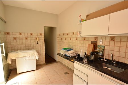 Casa para alugar com 300m², 5 quartos e 2 vagas Casa para alugar com 300m², 5 quartos e 2 vagasCozinha casa1