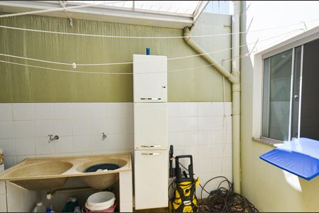 Casa para alugar com 300m², 5 quartos e 2 vagas Casa para alugar com 300m², 5 quartos e 2 vagasArea serviço