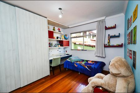 Casa para alugar com 300m², 5 quartos e 2 vagas Casa para alugar com 300m², 5 quartos e 2 vagasQuarto2 casa2