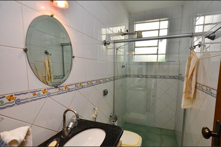 Casa para alugar com 300m², 5 quartos e 2 vagas Casa para alugar com 300m², 5 quartos e 2 vagasBanheiro social/ casa1