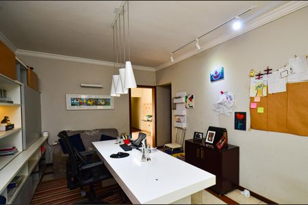 Casa para alugar com 300m², 5 quartos e 2 vagas Casa para alugar com 300m², 5 quartos e 2 vagasSala casa1