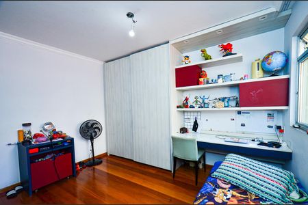 Casa para alugar com 300m², 5 quartos e 2 vagas Casa para alugar com 300m², 5 quartos e 2 vagasQuarto2 casa2