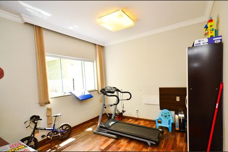 Casa para alugar com 300m², 5 quartos e 2 vagas Casa para alugar com 300m², 5 quartos e 2 vagasQuarto1 casa1