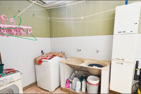 Casa para alugar com 300m², 5 quartos e 2 vagas Casa para alugar com 300m², 5 quartos e 2 vagasArea serviço