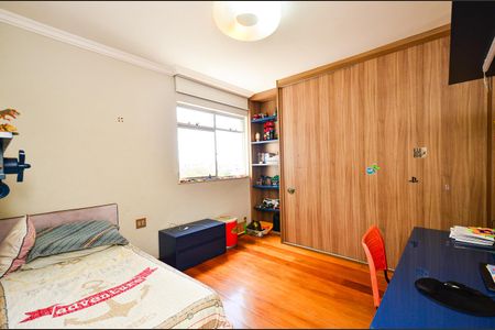 Casa para alugar com 300m², 5 quartos e 2 vagas Casa para alugar com 300m², 5 quartos e 2 vagasQuarto1 casa2