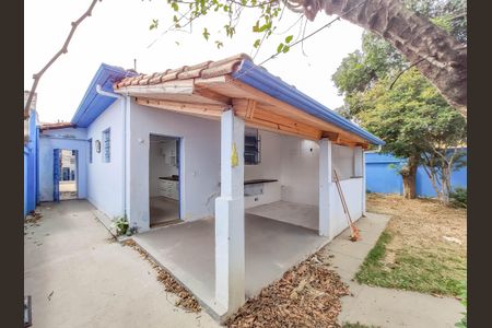 Casa à venda com 180m², 3 quartos e 1 vaga Casa à venda com 180m², 3 quartos e 1 vagaÁrea de Serviço - Fundos