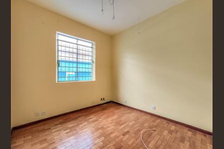 Casa à venda com 180m², 3 quartos e 1 vaga Casa à venda com 180m², 3 quartos e 1 vagaQuarto 2 - Meio