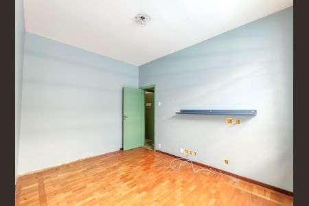 Casa à venda com 180m², 3 quartos e 1 vaga Casa à venda com 180m², 3 quartos e 1 vagaQuarto 3 - Fundos