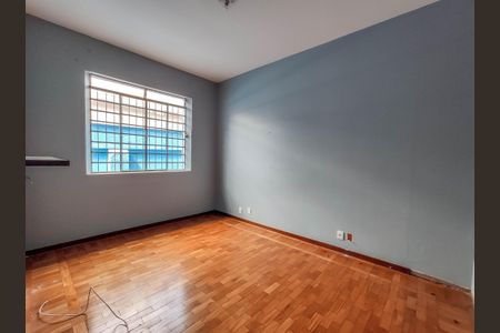 Casa à venda com 180m², 3 quartos e 1 vaga Casa à venda com 180m², 3 quartos e 1 vagaQuarto 3 - Fundos