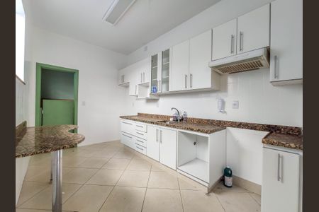 Casa à venda com 180m², 3 quartos e 1 vaga Casa à venda com 180m², 3 quartos e 1 vagaCozinha