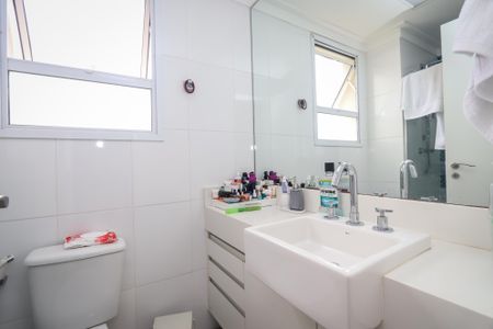 Apartamento à venda com 128m², 3 quartos e 2 vagasBanheiro da Suite