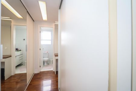 Apartamento à venda com 128m², 3 quartos e 2 vagasCloset da Suite