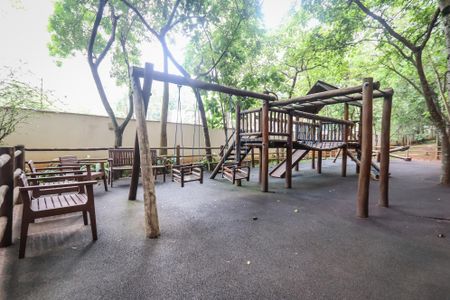 Apartamento à venda com 128m², 3 quartos e 2 vagasÁrea comum - Playground
