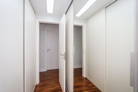 Apartamento à venda com 128m², 3 quartos e 2 vagasCloset da Suite