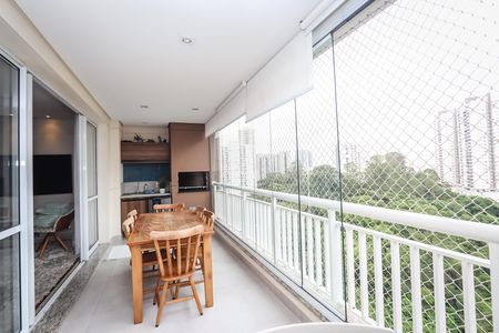Apartamento à venda com 128m², 3 quartos e 2 vagasVaranda