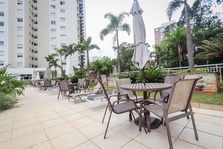 Apartamento à venda com 128m², 3 quartos e 2 vagasÁrea comum - Piscina
