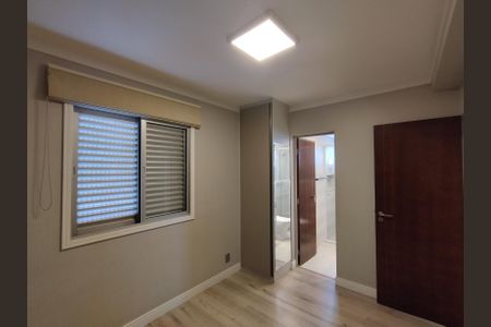Apartamento à venda com 145m², 3 quartos e 2 vagas Apartamento à venda com 145m², 3 quartos e 2 vagasSuíte