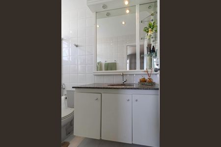 Apartamento à venda com 110m², 4 quartos e 3 vagasBanheiro da suíte