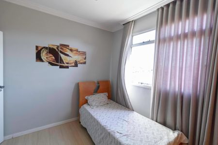 Apartamento à venda com 110m², 4 quartos e 3 vagasQuarto 2