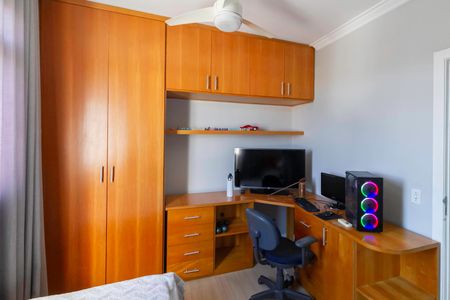 Apartamento à venda com 110m², 4 quartos e 3 vagasQuarto 2
