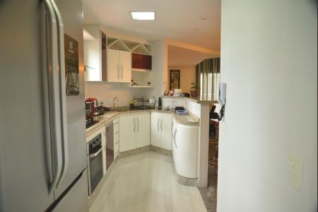 Apartamento à venda com 169m², 2 quartos e 3 vagasCozinha