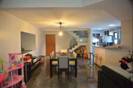 Apartamento à venda com 169m², 2 quartos e 3 vagasSala