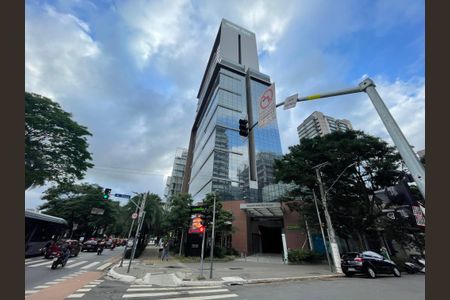 Studio para alugar com 29m², 1 quarto e 1 vaga Studio para alugar com 29m², 1 quarto e 1 vagaFachada