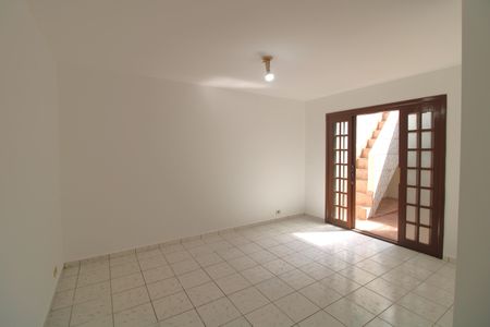 Casa à venda com 180m², 3 quartos e 3 vagasSala