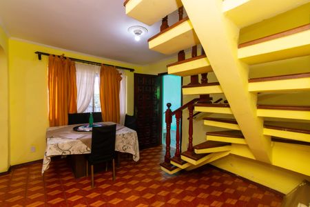 Casa à venda com 198m², 4 quartos e 3 vagasSala