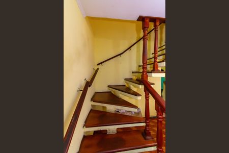 Casa à venda com 198m², 4 quartos e 3 vagasEscada