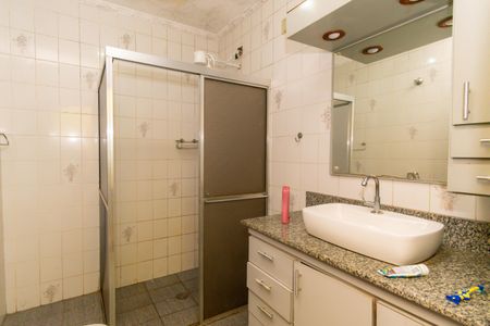 Casa à venda com 198m², 4 quartos e 3 vagasBanheiro 2