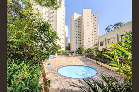 Apartamento à venda com 117m², 3 quartos e 1 vaga Apartamento à venda com 117m², 3 quartos e 1 vagaÁrea comum - Piscina