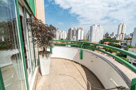 Apartamento à venda com 342m², 4 quartos e 4 vagasVaranda da sala