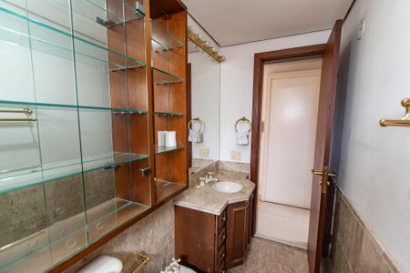 Apartamento à venda com 342m², 4 quartos e 4 vagasBanheiro
