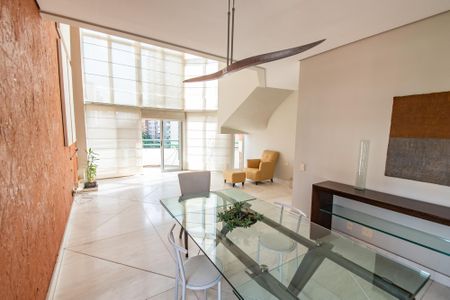 Apartamento à venda com 342m², 4 quartos e 4 vagasSala