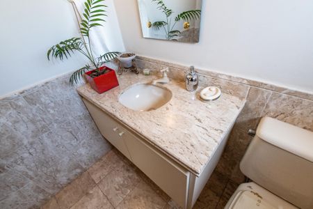 Apartamento à venda com 342m², 4 quartos e 4 vagasBanheiro 2