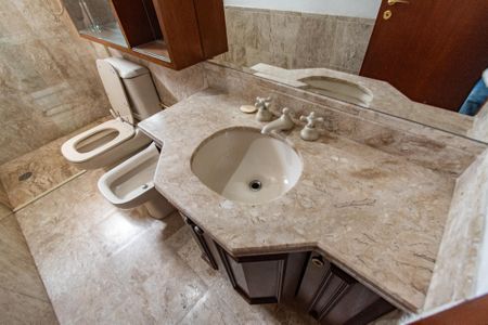 Apartamento à venda com 342m², 4 quartos e 4 vagasBanheiro