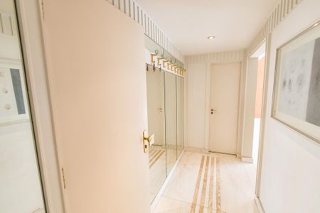 Apartamento à venda com 342m², 4 quartos e 4 vagasHall
