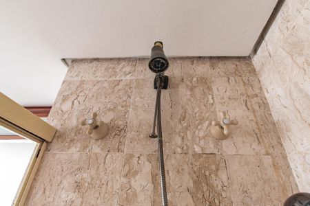 Apartamento à venda com 342m², 4 quartos e 4 vagasBanheiro da suíte 2