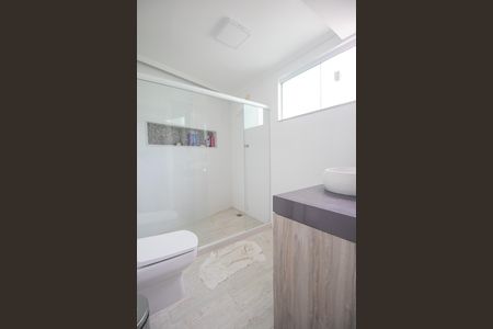 Casa para alugar com 240m², 3 quartos e 2 vagas Casa para alugar com 240m², 3 quartos e 2 vagasBanheiro da Suíte 1