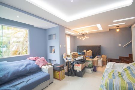 Casa para alugar com 240m², 3 quartos e 2 vagas Casa para alugar com 240m², 3 quartos e 2 vagasSala