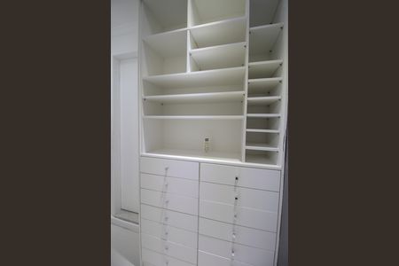 Casa para alugar com 240m², 3 quartos e 2 vagas Casa para alugar com 240m², 3 quartos e 2 vagasCloset