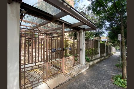 Apartamento à venda com 49m², 2 quartos e 2 vagas Apartamento à venda com 49m², 2 quartos e 2 vagasFachada